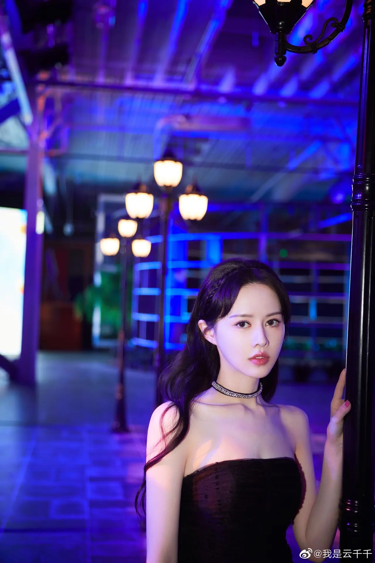 "晶女郎"云千千登《男人装》秀性感,网友:这尺度还比不上私照