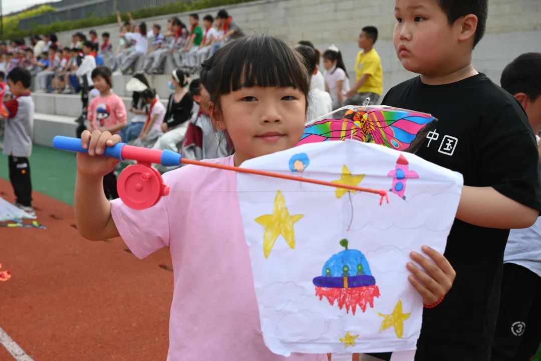美在附小——记天府新区新兴中学附属小学开展第一届艺术节