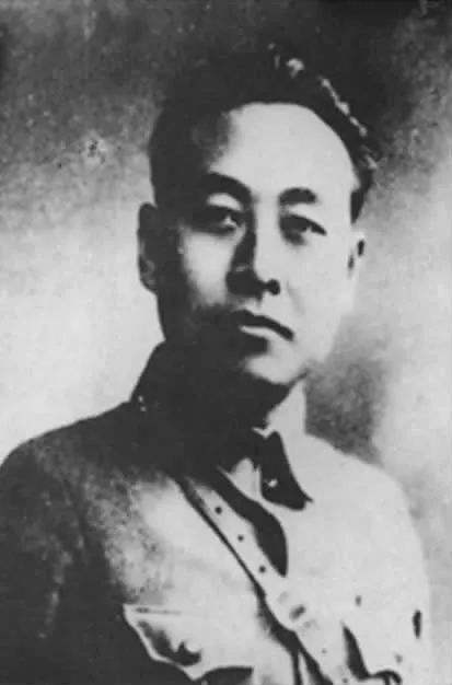 毛主席和刘思齐，八岁见面认干女儿，劝女儿改嫁说：是时候了