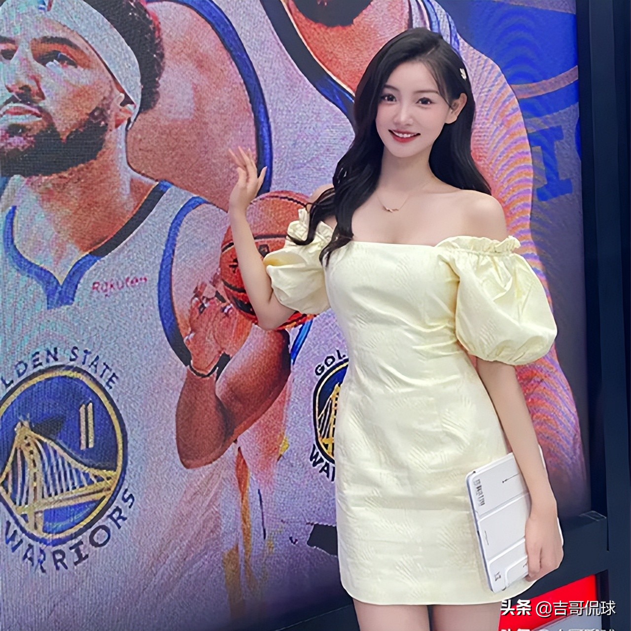 咪咕体育nba女主播有哪些(NBA两大美女主播！金佳悦PK小七，球迷因她强留直播间)