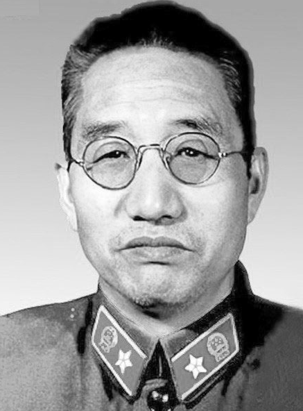 1976年，华国锋担任军委主席，还有5位军委副主席都有谁？