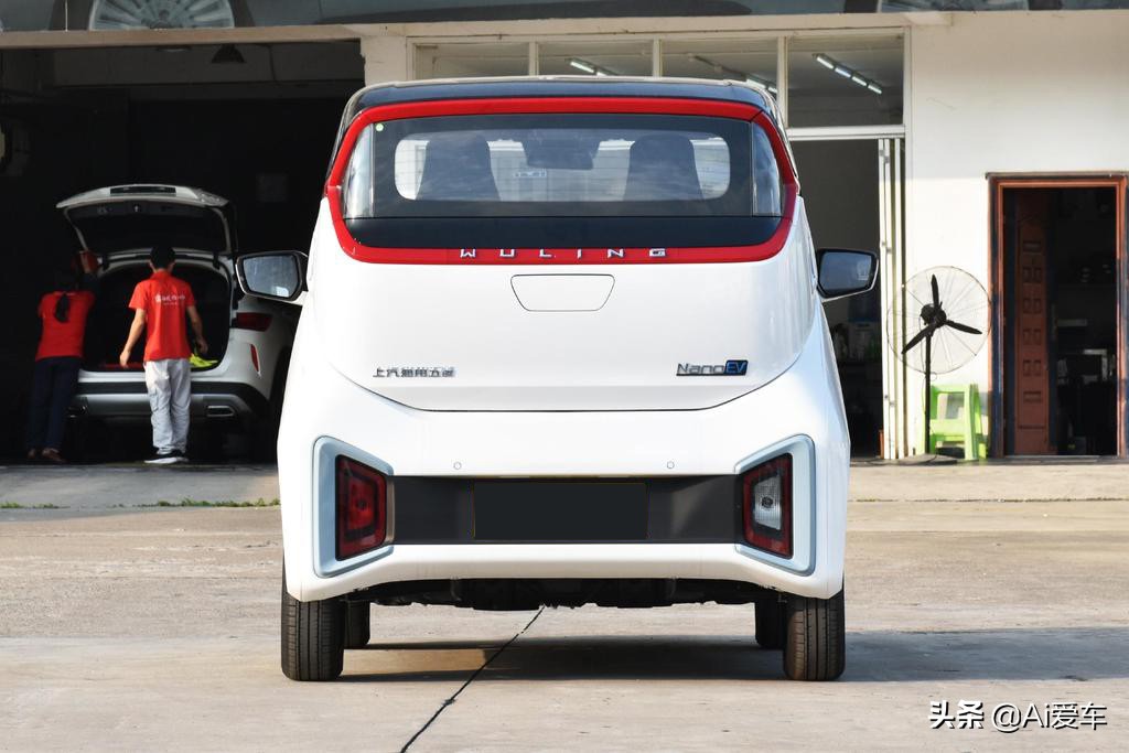 便宜长续航带快充，很灵巧很好养的代步车，好开好停，五菱Nano EV