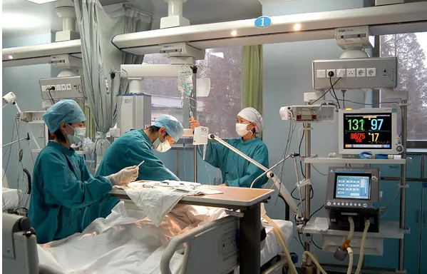 医学类大学前30名排行榜，协和排名令人意外，湘雅遭遇滑铁卢