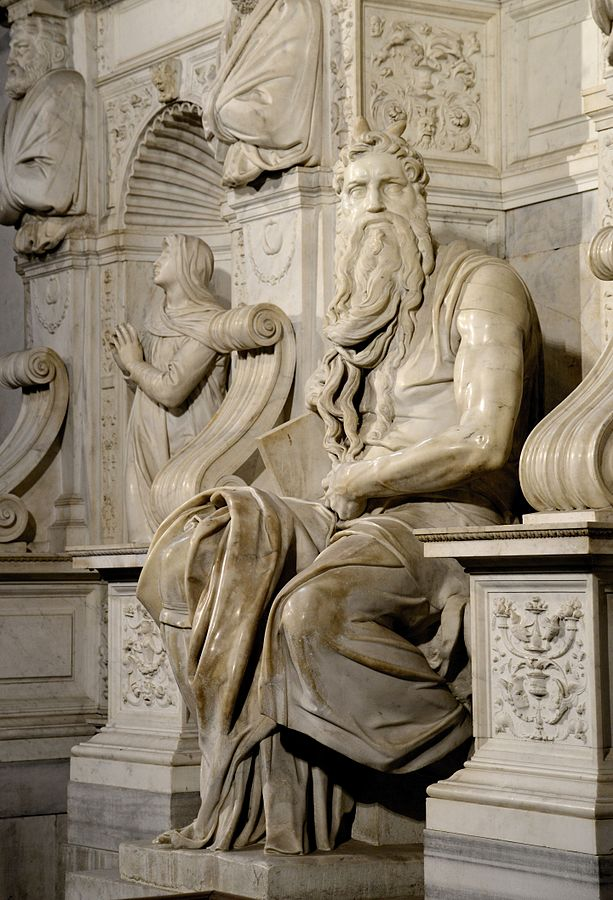 摩西·在罗马1505年,教皇朱利叶斯二世委托米开朗基罗雕刻摩西作为