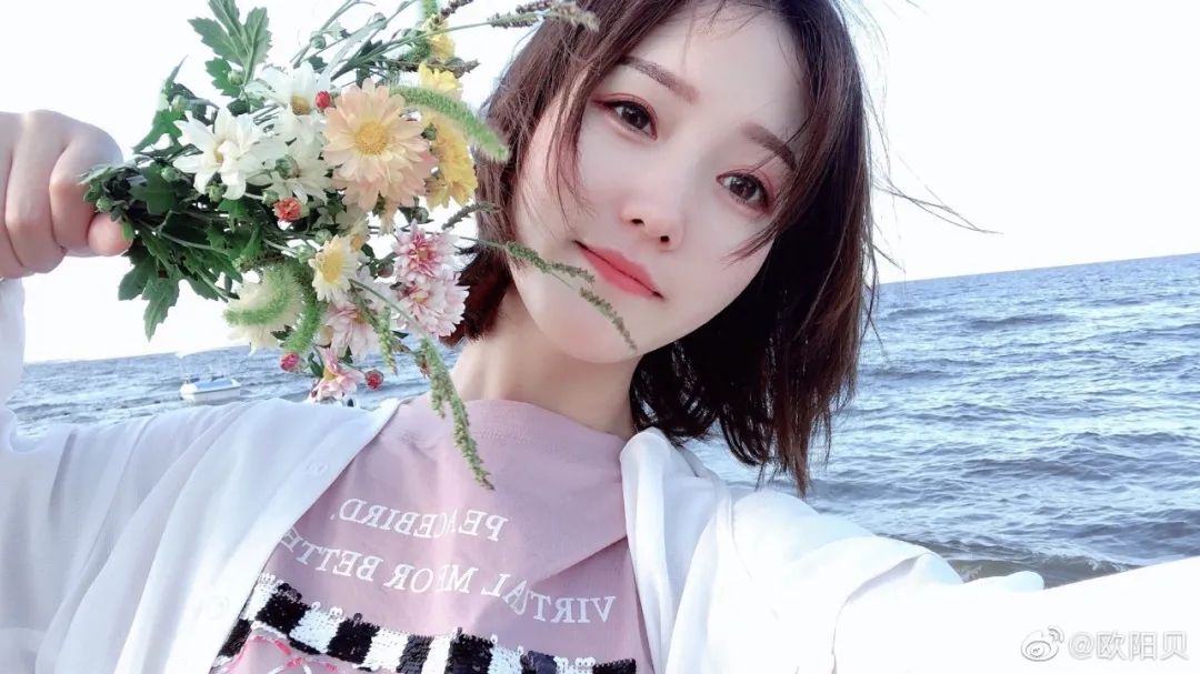 95后美女教你画钢笔淡彩，张张都是精品，构图和配色超棒