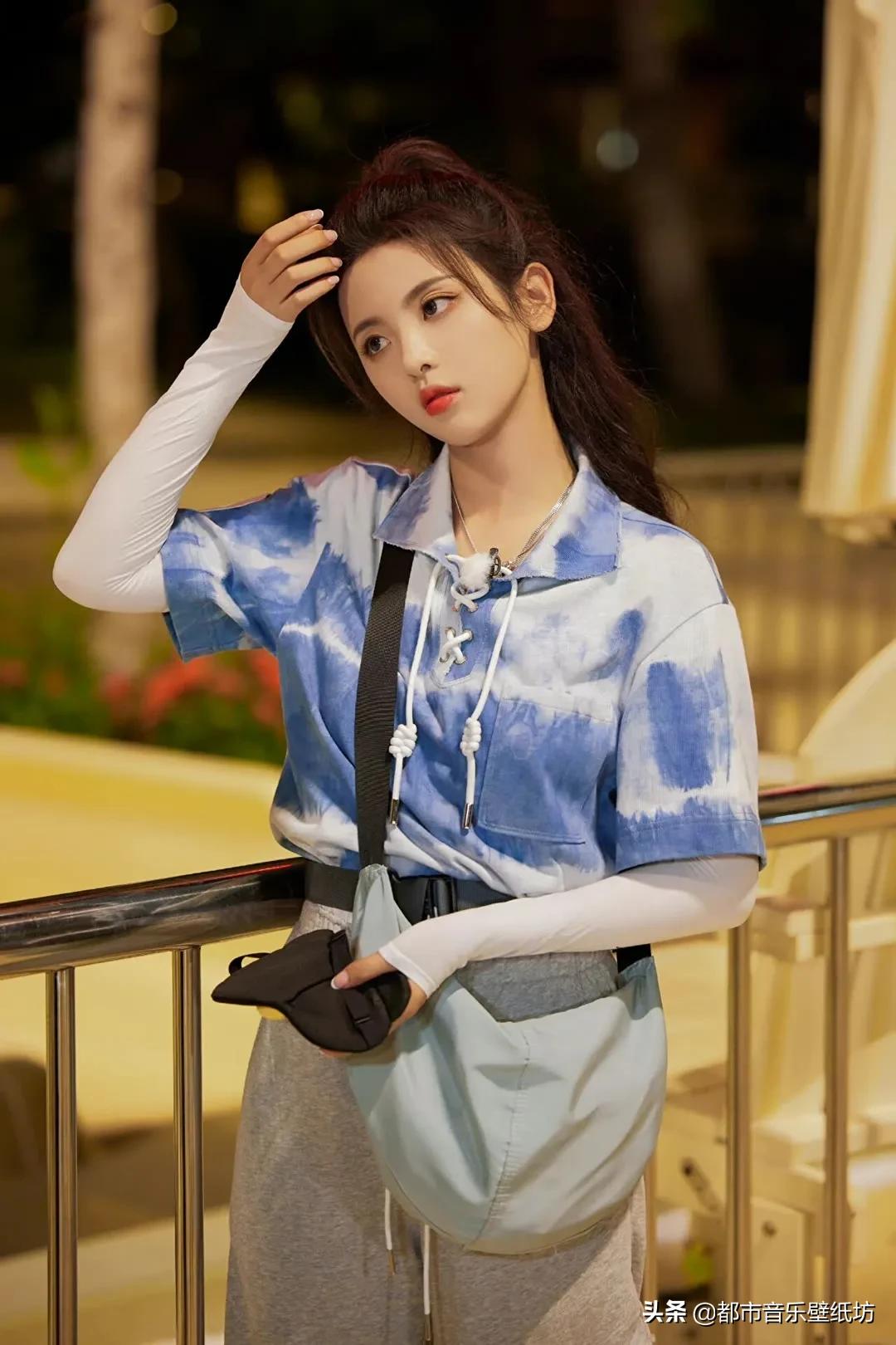 杨超越高清时尚穿搭美图壁纸