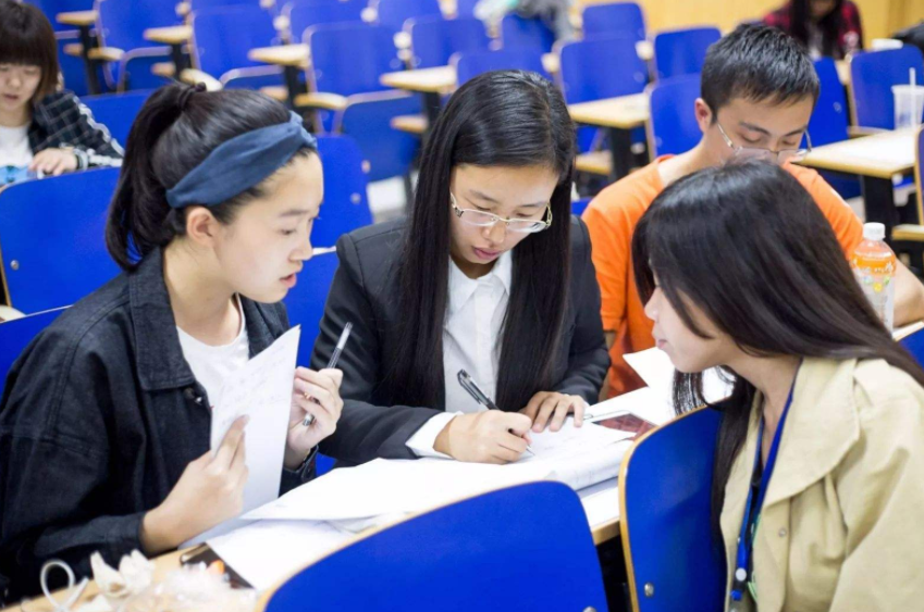 985大学生和普通大学生相比，有什么优势？资深面试官一语道破