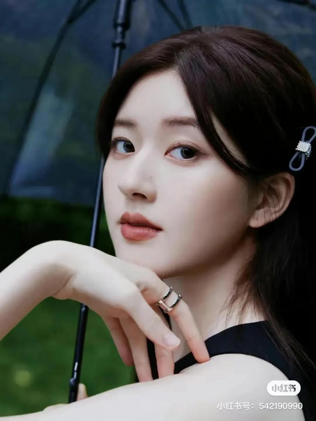 张天爱、杨幂杂志大片，清纯唯美，炫彩多姿