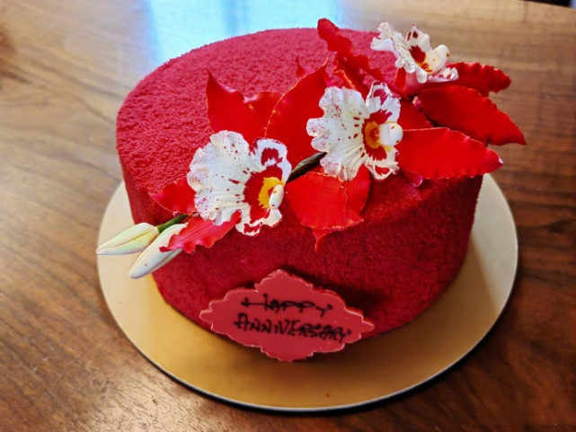 甜齁！张智霖袁咏仪庆祝结婚21周年，老夫老妻亲密依偎宛如热恋