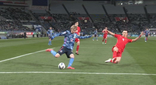 放世界杯足球预选赛中国日本队的（中国男足0：2不敌日本队，卡塔尔世界杯出线基本无望）