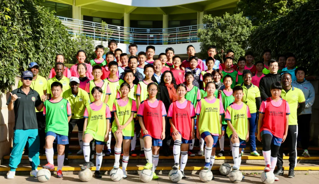 小学足球学什么(少年中国｜中考文化分全年级第一！这样的足球班是如何练成的？)