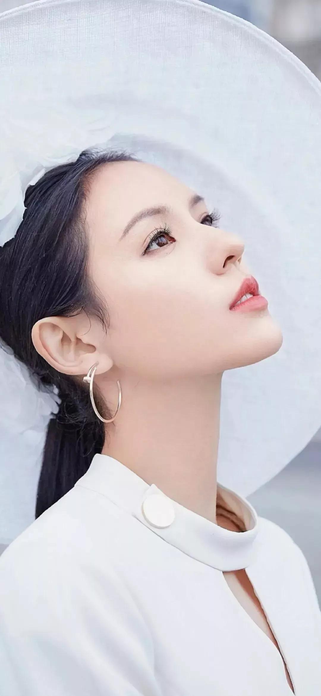 请欣赏40位明星独特灵秀的侧颜之美