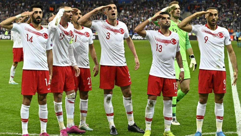 《模拟历史最佳阵容世界杯》揭幕战：中国VS土耳其