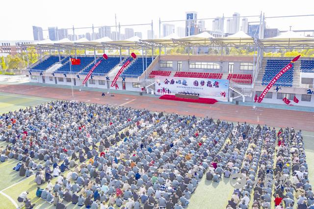 清华北大“无校能敌”？非211院校竟敢“叫板”，它是何方神圣？