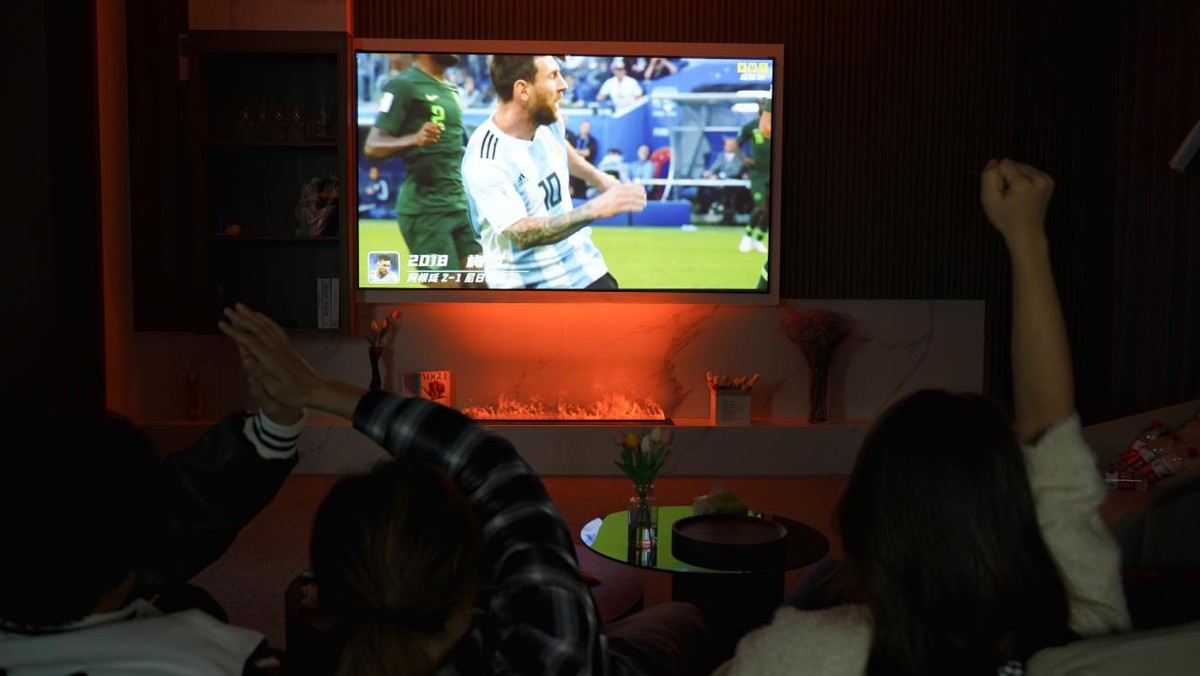 什么软件能世界杯投屏（2022如何沉浸式看世界杯？用投影仪大屏看球赛简直不要太舒服）