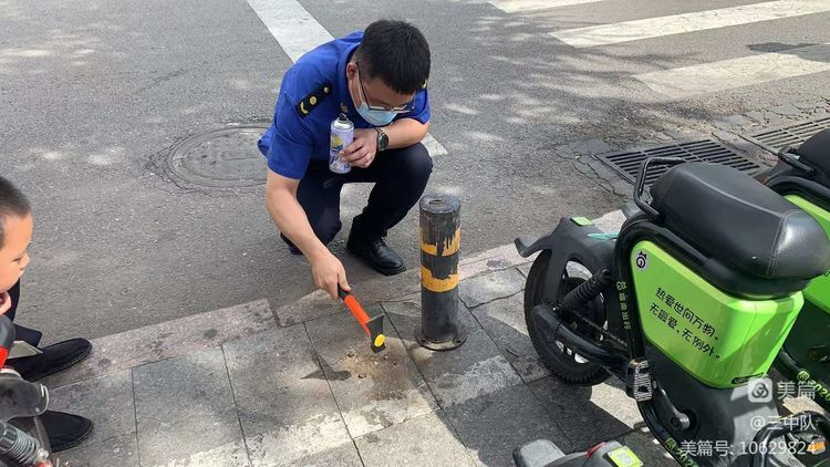 清理路面残余地钉，确保市民出行安全