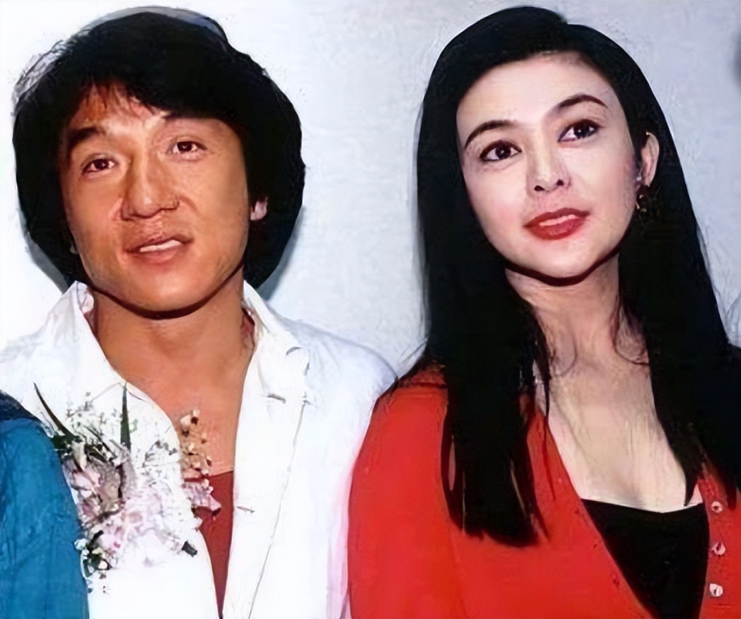 如果她一直演花瓶的角色成龙当年也被关之琳的美貌所迷住过,在关之