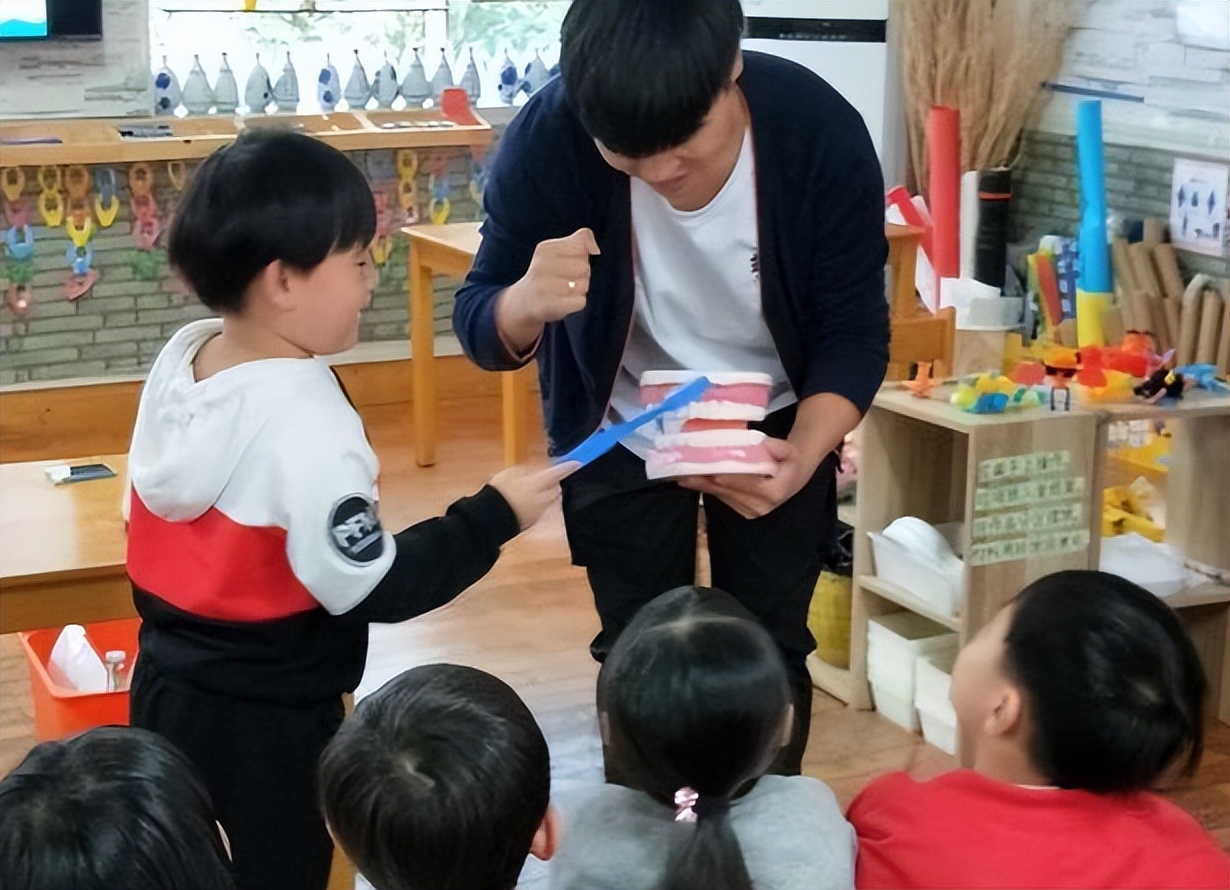 幼儿园迎来消息，2022年秋季或将颁布新规，不少家庭舒了一口气