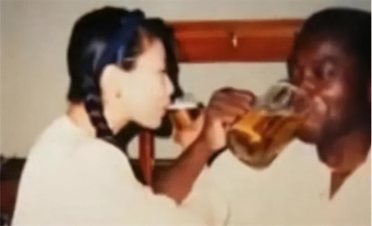 北大才女殷杰：远嫁非洲，因战乱与夫分别2年，再见丈夫已成高官