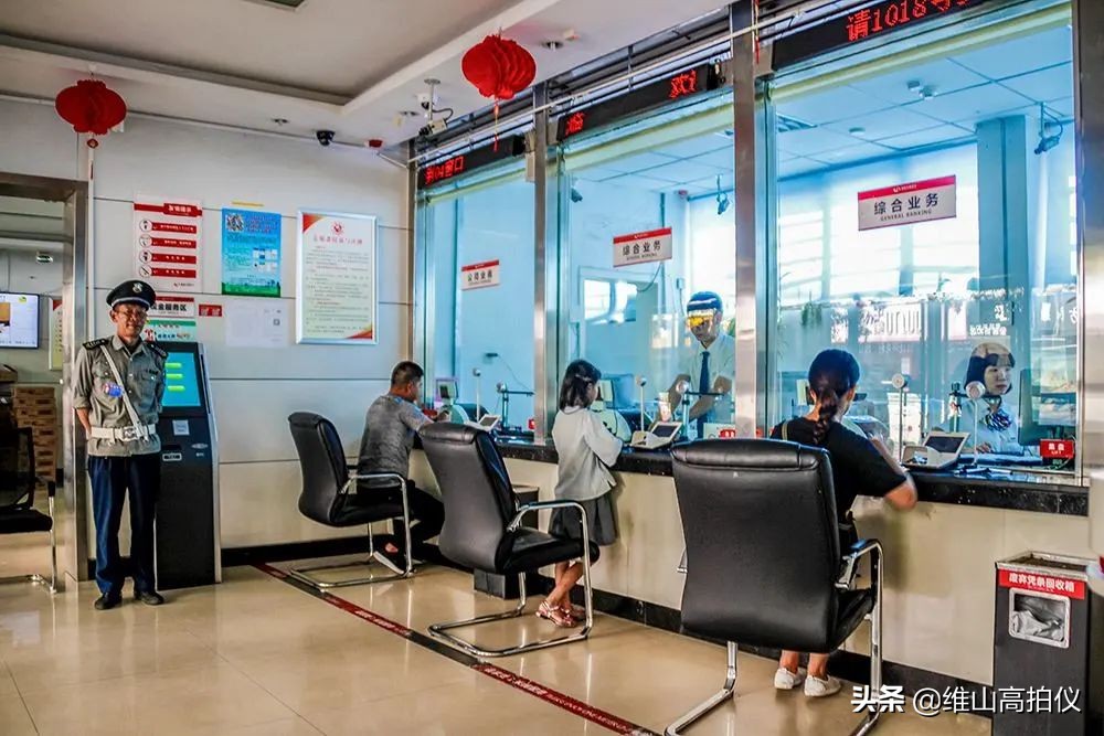 W7智能交互终端一机办理，一步到位，助力智慧政务信息化发展