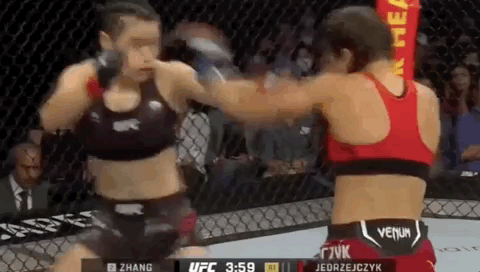 女子ufc全程回放录像视频(UFC275：张伟丽转身鞭拳KO乔安娜 赢得二番战 获得冠军挑战权)