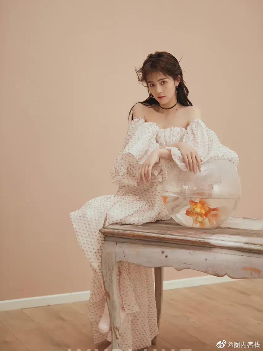 高圆圆、古力娜扎、蔡文静美图大赏，微微一笑很倾城