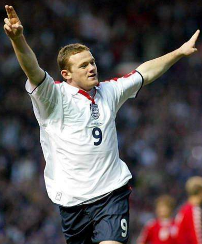 2004世界杯在哪个国家举行（2004年欧洲杯：冷门与颠覆齐飞，青春共激情一色）