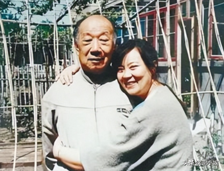 方青卓:结婚半年就离婚,二婚嫁救命恩人,坦言:不嫁他我可能就死了