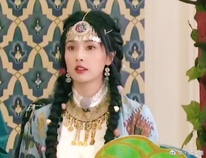 《奔跑吧》直播截图中的白鹿以及跑男新疆收官路透哦