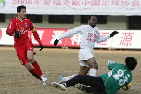 2006足球宝贝三角区（重温赛事-实德破联城不败神话，2006年中超联赛（第6轮））