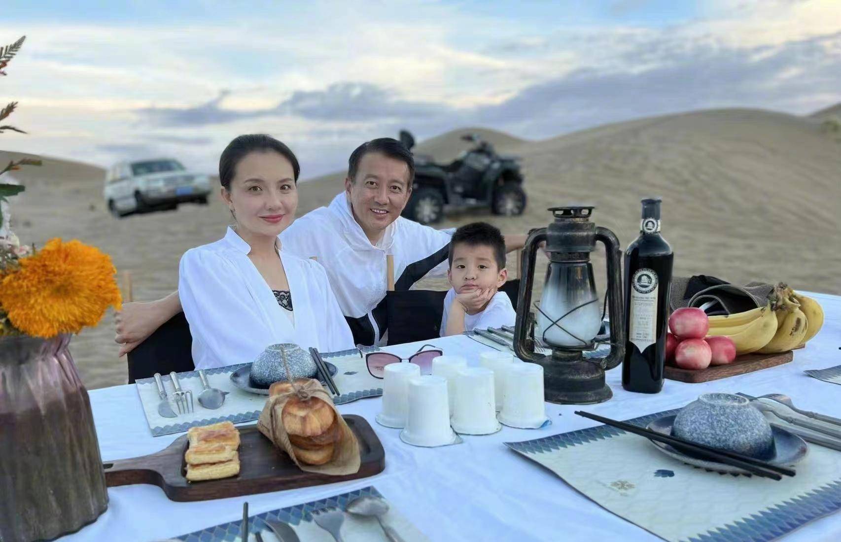 蔡远航年龄(45岁孙茜来三亚过年!