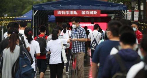 浙江首场“高考”落幕，学生表示又爱又恨，机会多了但是题也难了