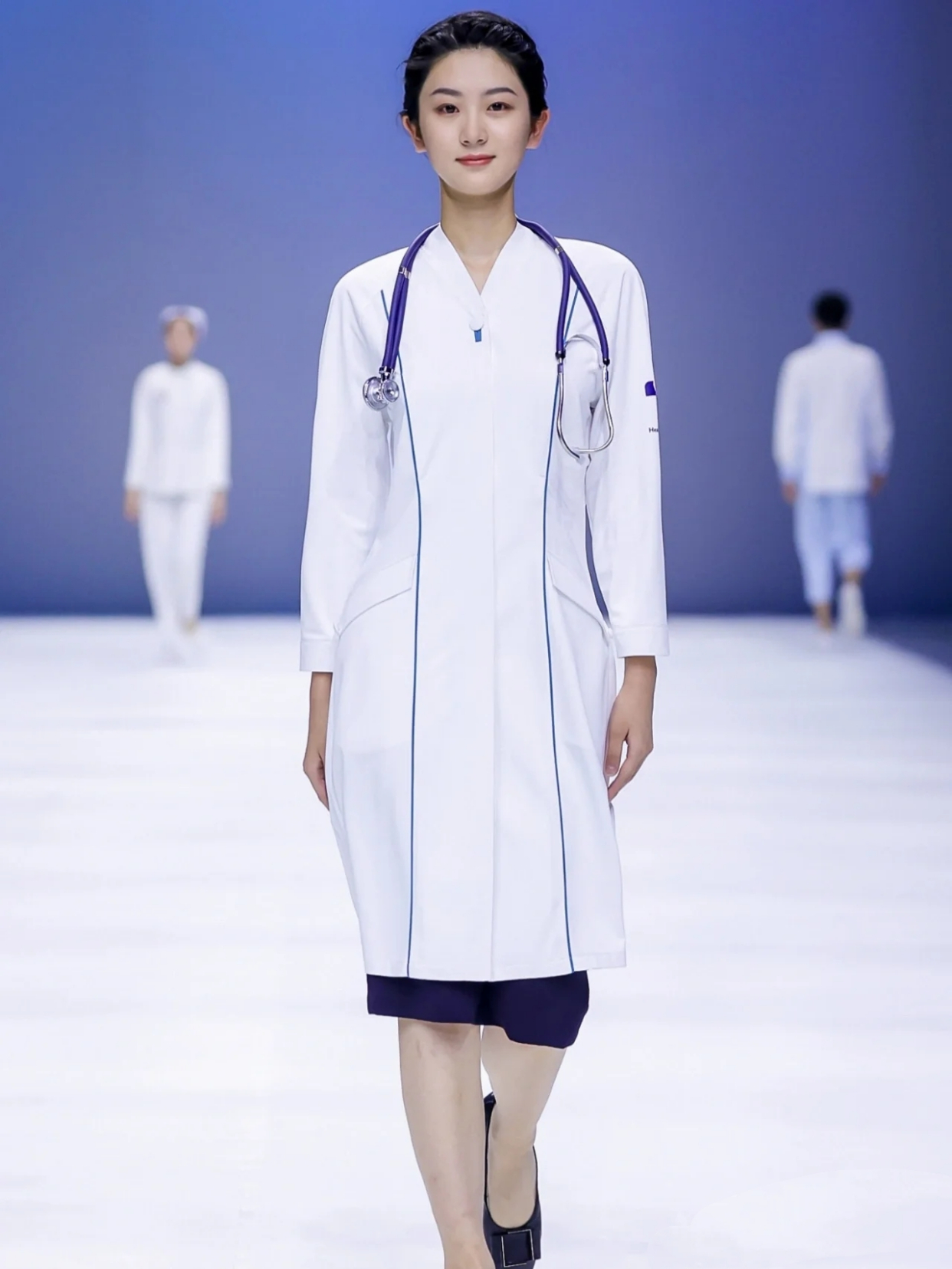 高颜值扎堆的大学专业，不需要文化课成绩太好，不毕业就能把钱赚