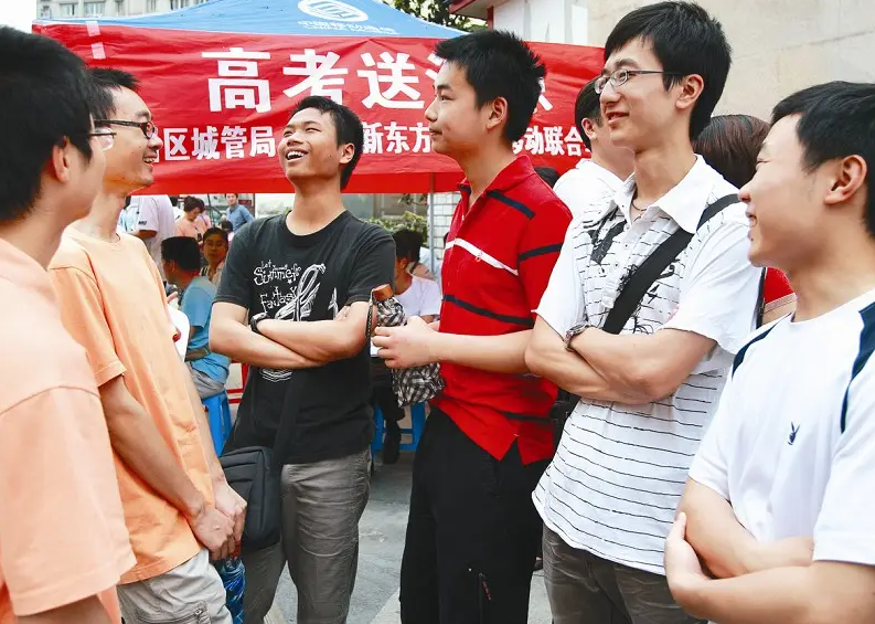 别人还在备战高考，辽宁2名学生已收到清北的“橄榄枝”，恭喜了