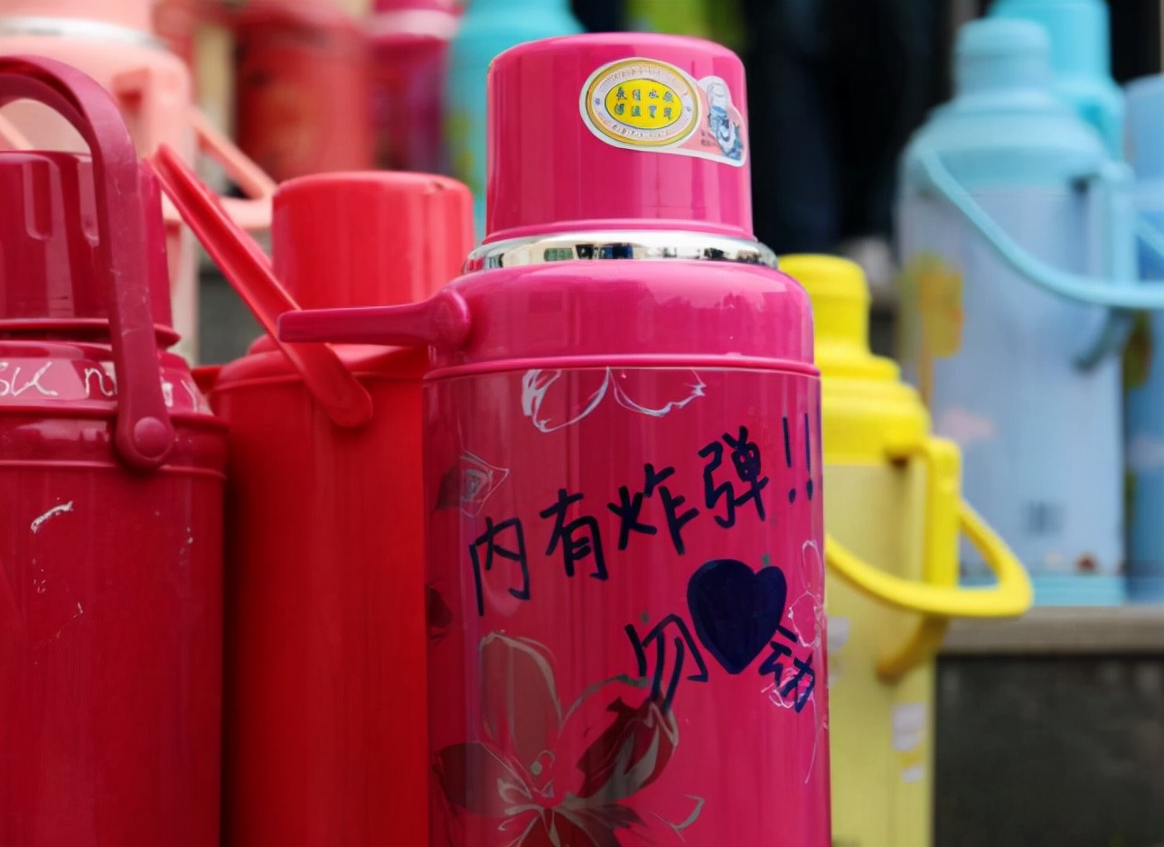 上海高校热水收费55一吨引争议，价格到底贵不贵？理科生淡定解答