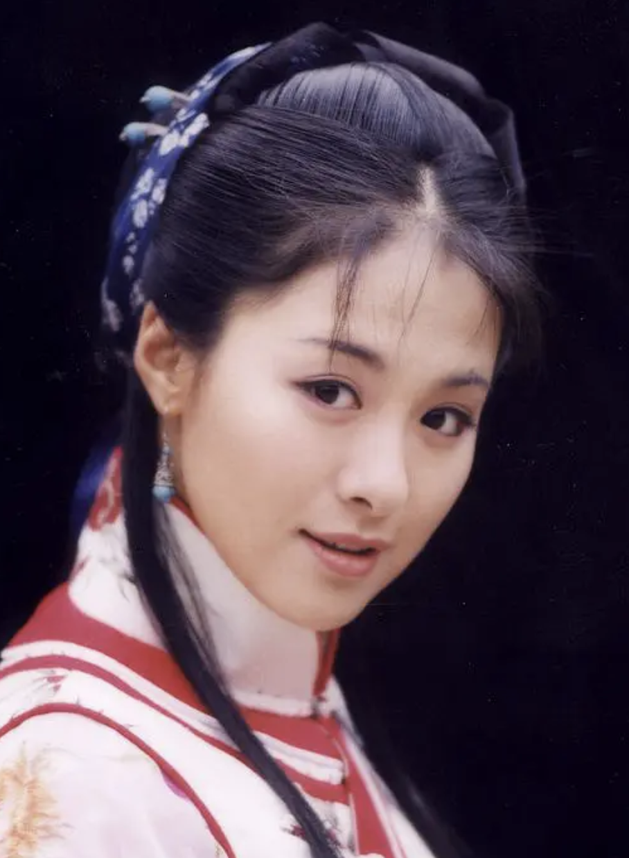 “古装女神”沈傲君的清醒人生，和她生命中爱过的2个重要男人