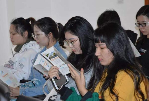 川大一男生女厕所偷拍，被开除学籍，10天内多所高校发生类似事件