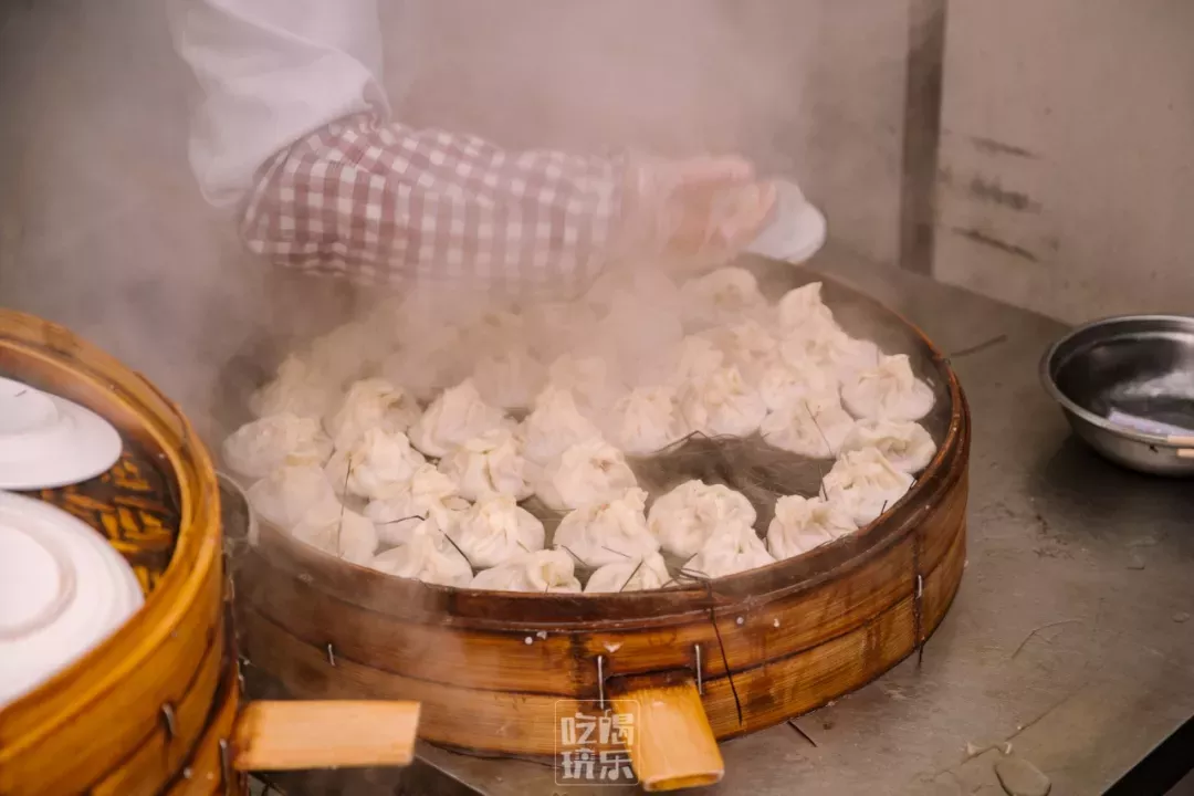 论排队，我只服武汉这几家藏在路边的美食店