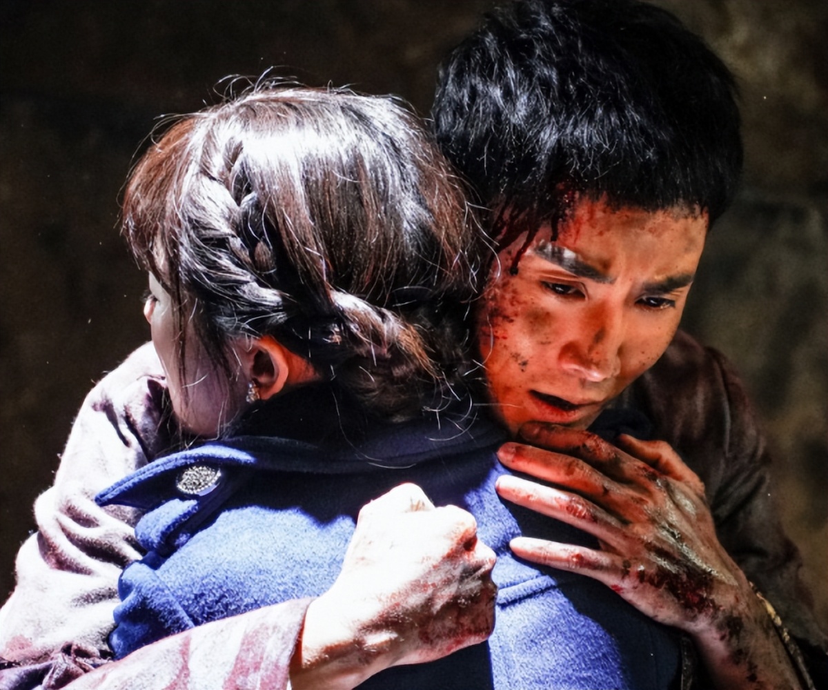 积压三年仍是烂剧，《一代洪商》年轻人演技拉胯，而剧情狗血雷人