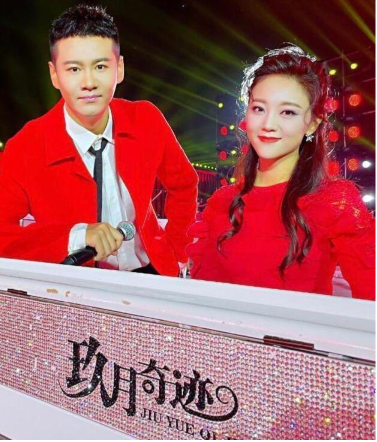 挤走主唱，替身被吐槽后又后悔，糊掉的飞儿乐队真该学学凤凰传奇