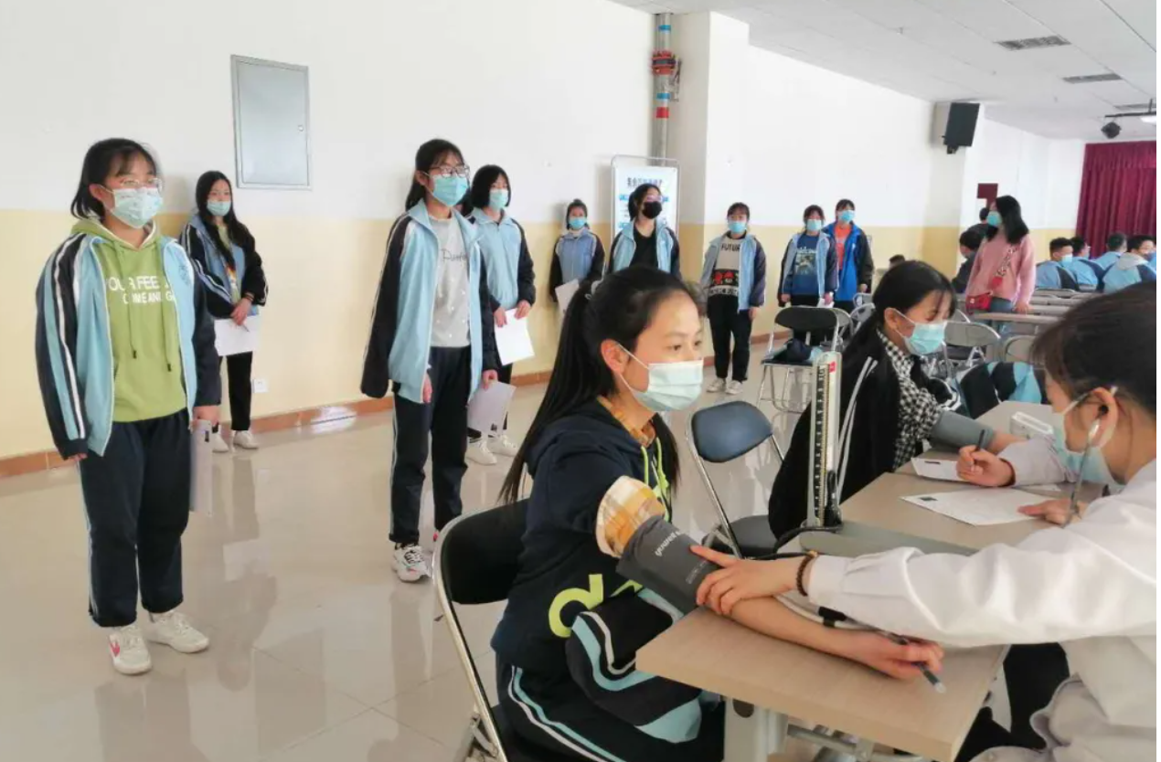 高考体检要全部脱光光？高三学生党表示很尴尬，医生：我也不想看