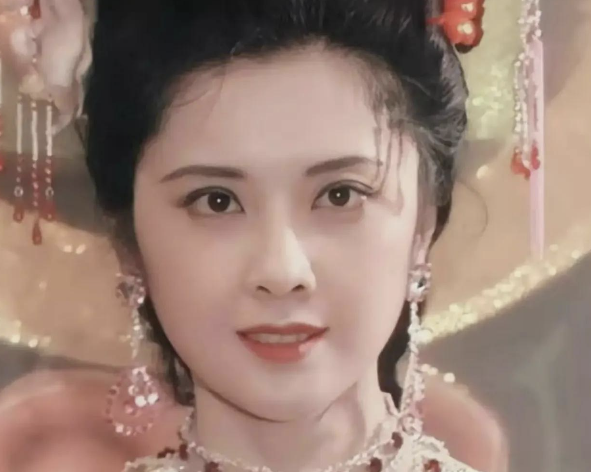 中国古典美人(8位好看的“中国式”天然美女，没整容没微调，颜值甩网红十条街)