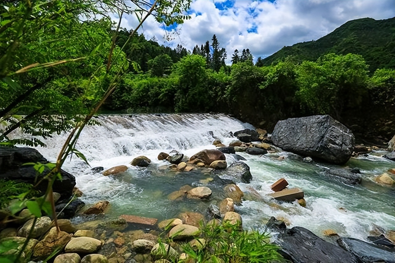 安徽绝美景区走红，景色如画，被称为“皖南小九寨”