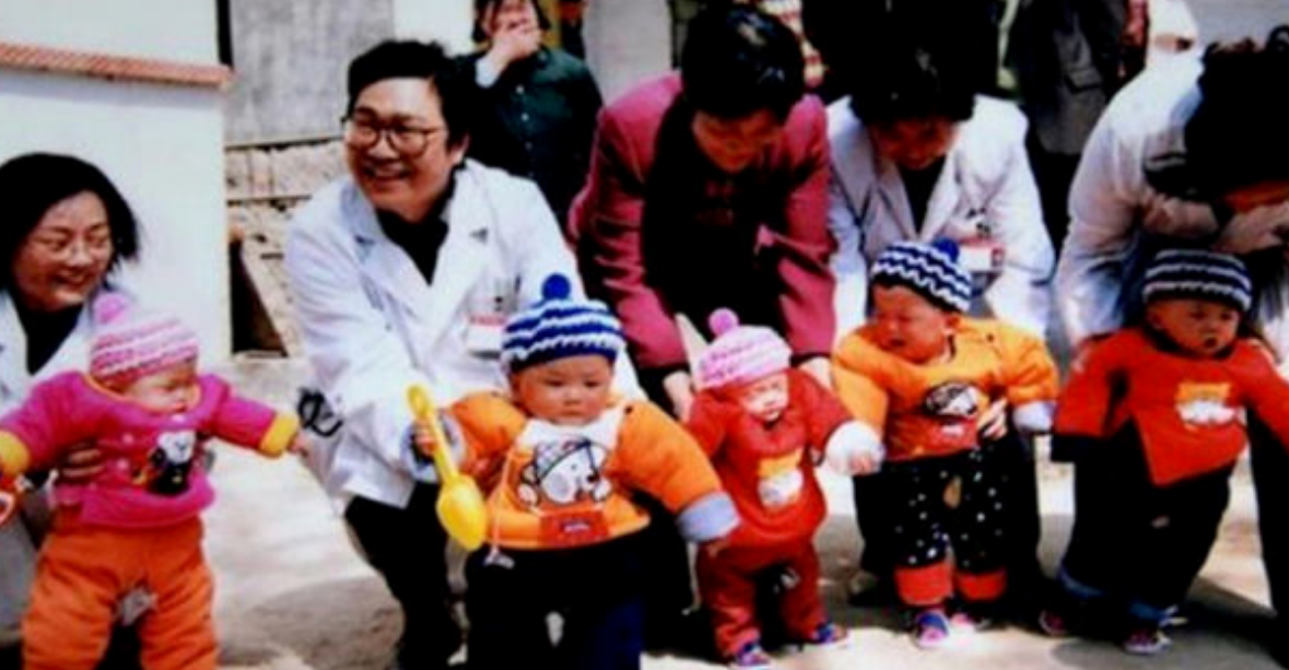 五个孩子在线观看(轰动一时的中国首例5胞胎，20年后父亲因劳累过世，母亲直言后悔)