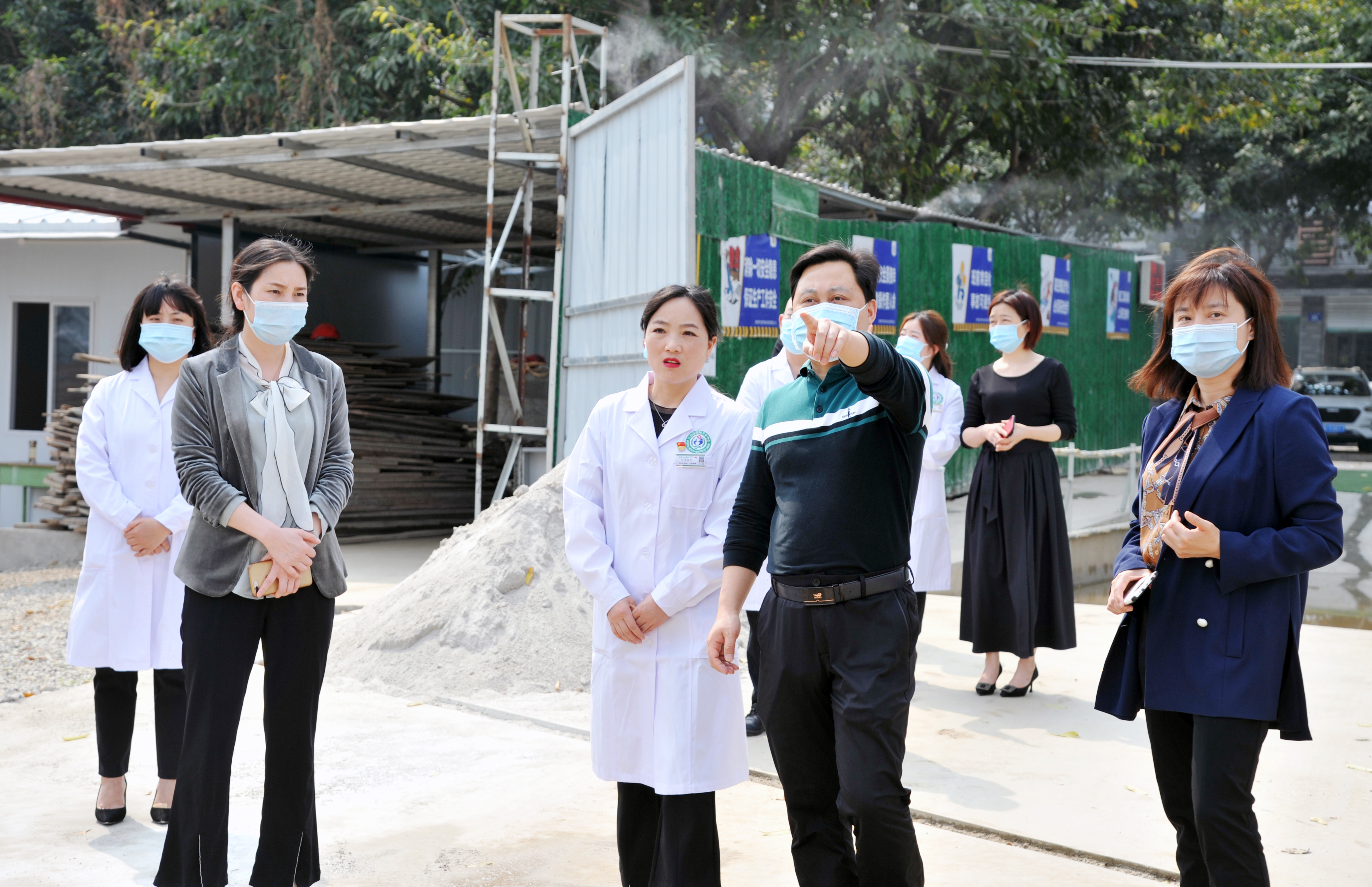 三台县县委副书记邓章军到县精神病院开展调研工作