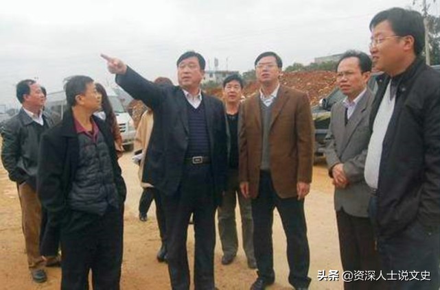 柳州首富卷百亿潜逃国外，公安部亲发红色通缉令，2017年全家被审
