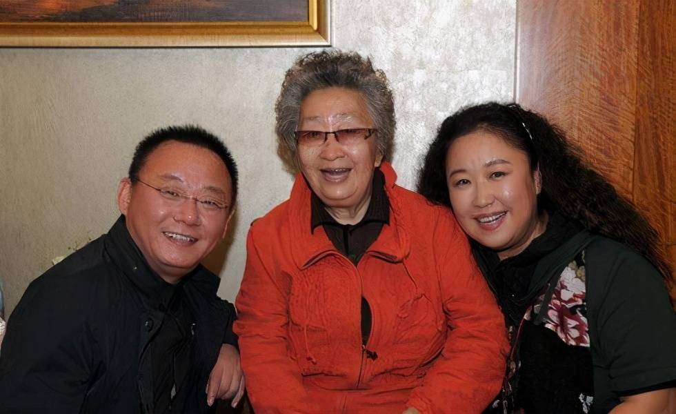 著名演员彭玉：丈夫去世6年后，两个女儿撮合她与亲姐夫再婚