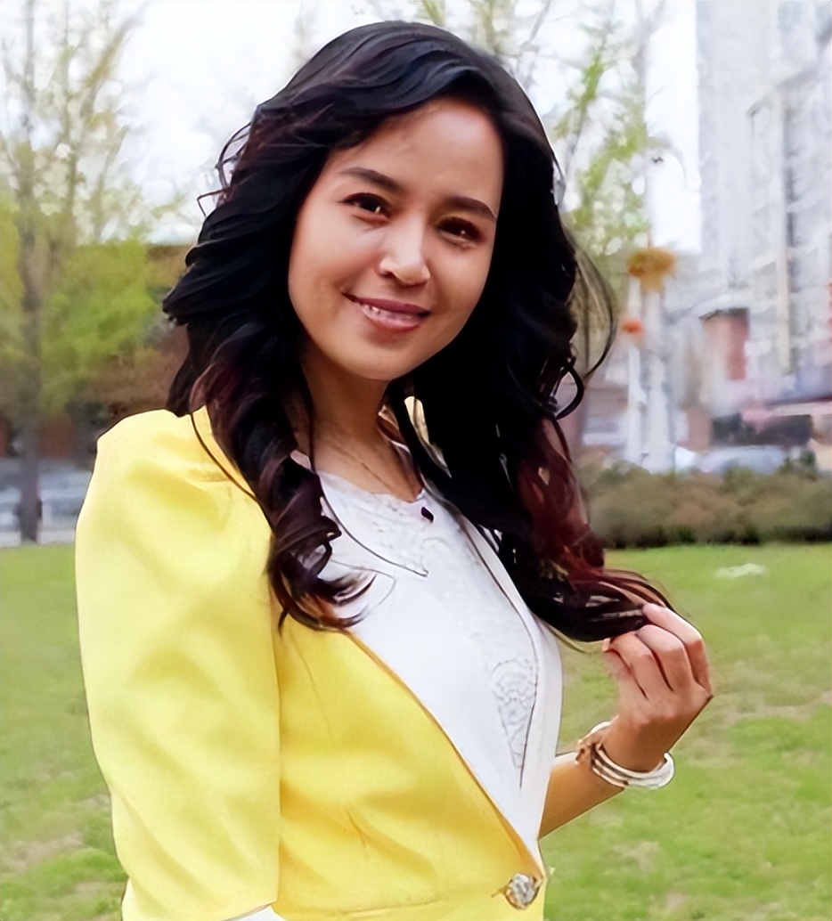 演员于莉红:31岁嫁初恋马诗红,结婚22年无子女,风光背后有泪水