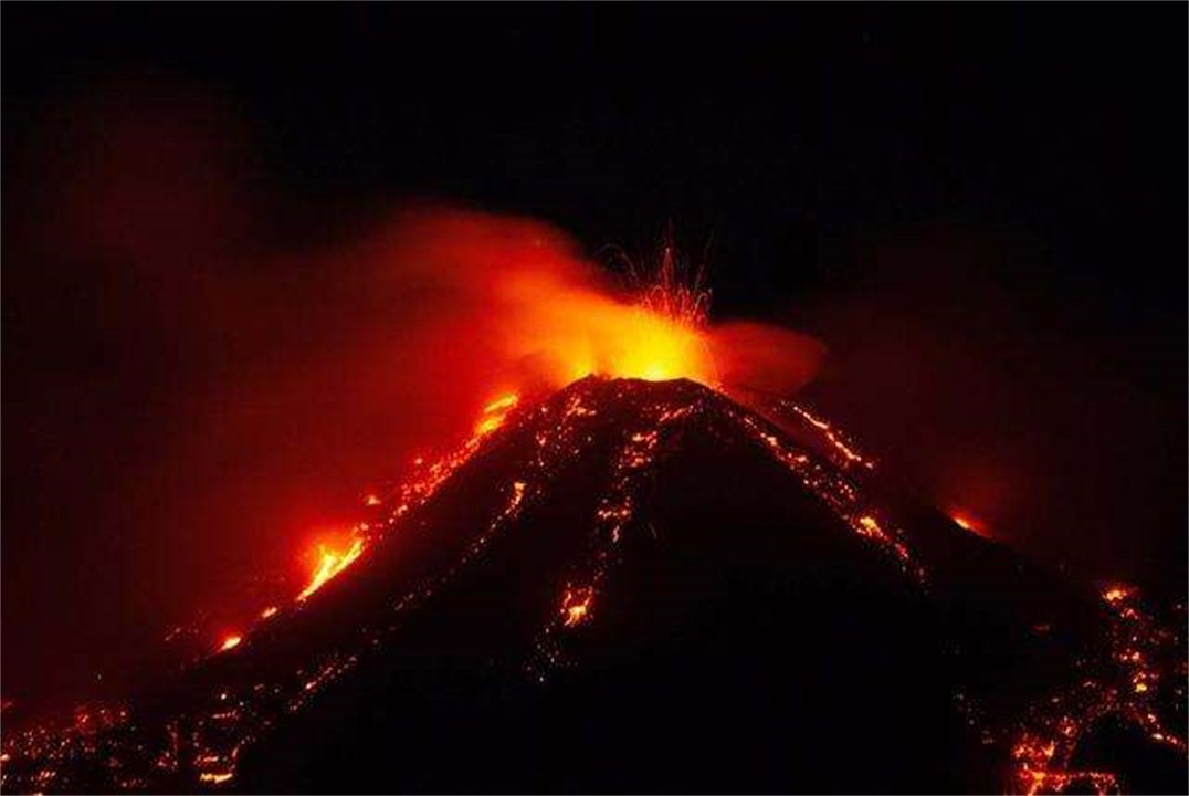 乌兰哈达火山是活火山(中国境内的十大火山,很多人其实就住在超级