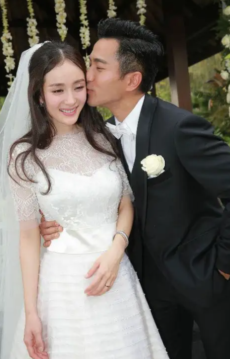 明星“装熟”被打脸有多尬？被保镖“叉出”、台上撕脸，尬到抠地